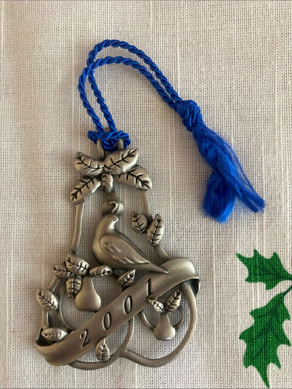 AVON 2001 Pewter Christmas Ornament